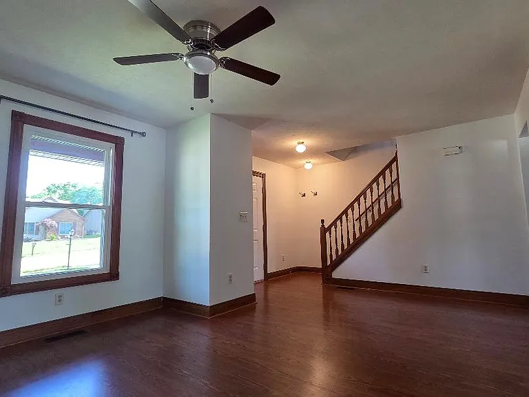 65 Elkins Ln — Photo 6