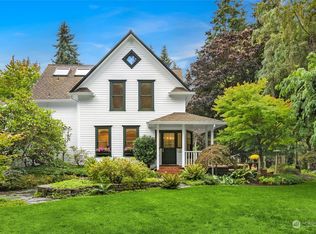 10579 NE Manor Ln, Bainbridge Island, WA