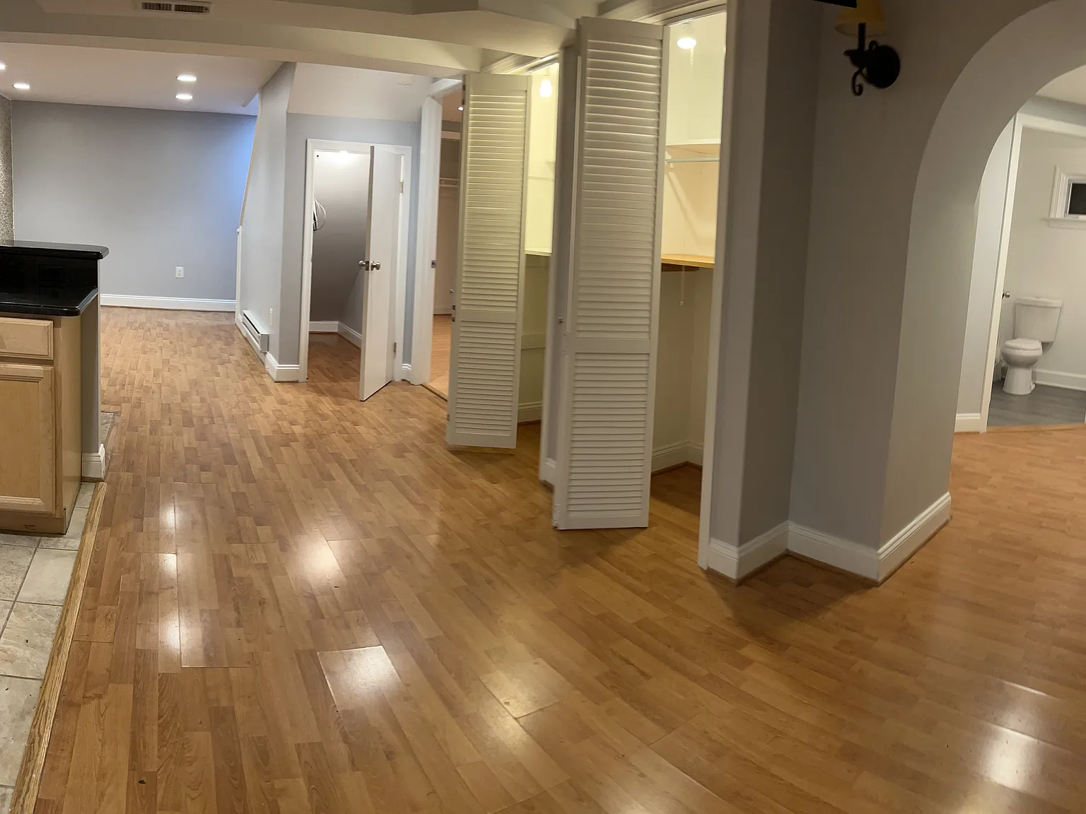2 bed, 890 sqft, $2,050 — Photo 2