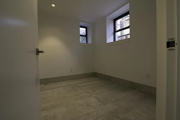 Rented by Nooklyn NYC LLC | media 30