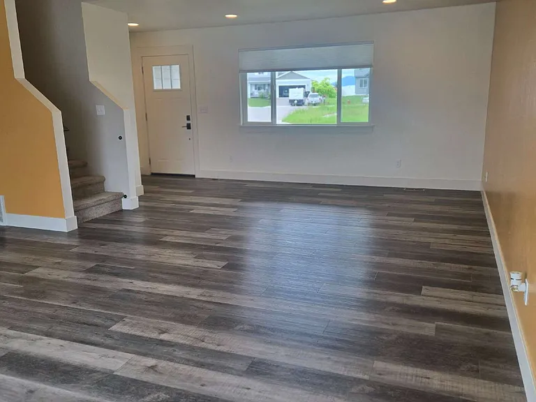 327 Mountain Vista Way — Photo 3
