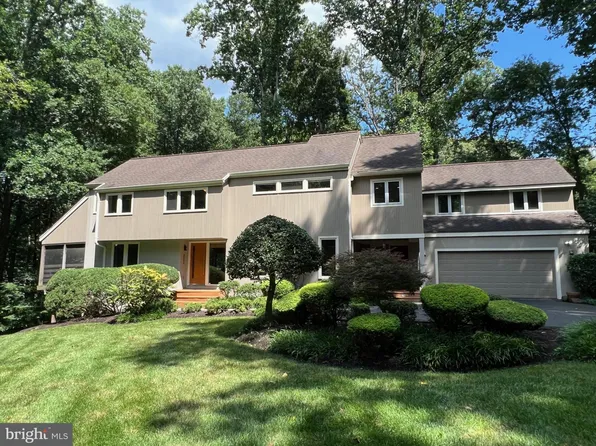 3303 Mill Cross Ct, Oakton, VA 22124