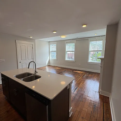 Floor plan 1447 Walnut St 301