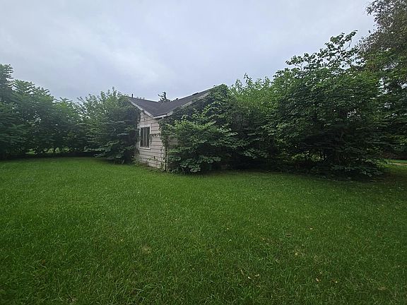 3rd image of 504 W 6th St