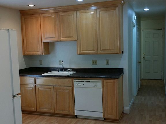 3rd image of 203 N Autumn St APT 3