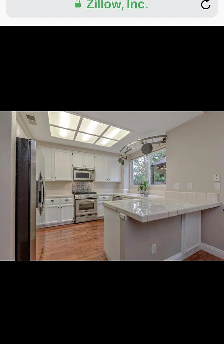 4 bed, 2528 sqft, $3,100 — Photo 3