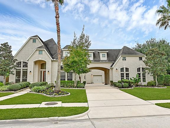 2nd image of 11904 Crescent Bluff Dr