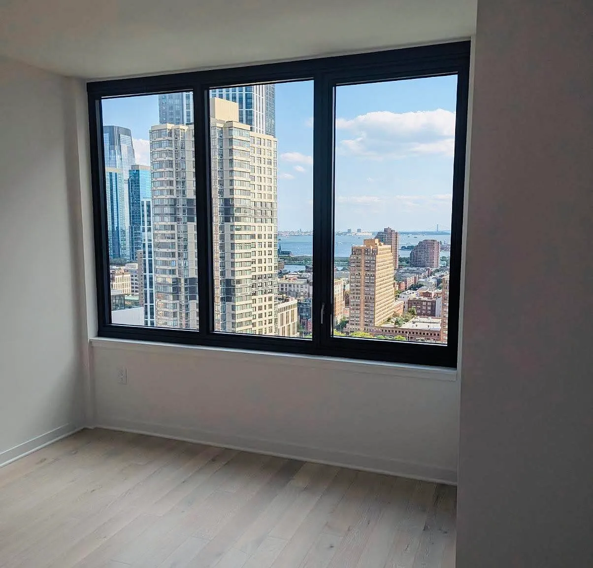 1 bed, 1.0 bath, 759 sqft, $4,300 — Photo 4