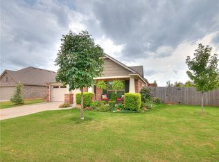 409 Christian Ln, Yukon, OK 73099