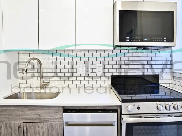 11 Queensberry St #22 — Photo 11