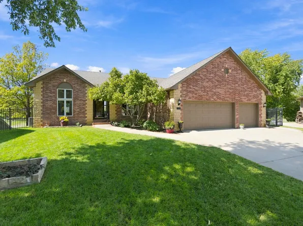 1017 N Cedar Park Cir, Wichita, KS 67235