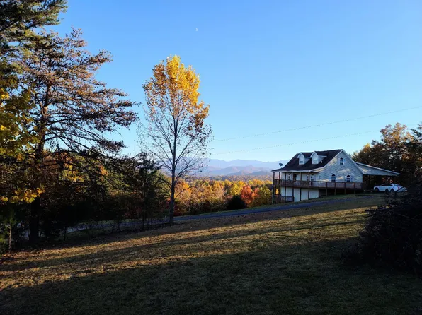 538 Under The Sun Rd, Cosby, TN 37722