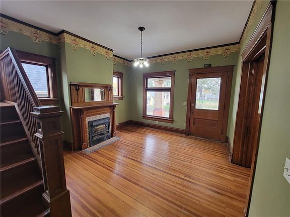 4th image of 2315 Felix St