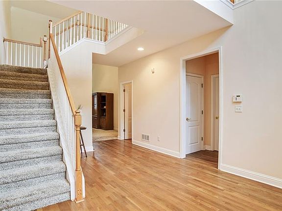 3rd image of 4686 Hartwell Dr