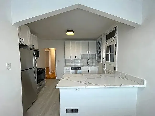 5801 N Richmond St #1 — Photo 5