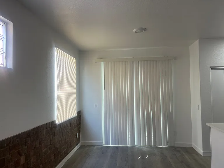 1426 E Romley Rd — Photo 14