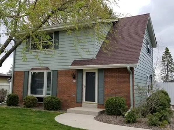 134 Chestnut Ridge Dr, Hartland, WI 53029
