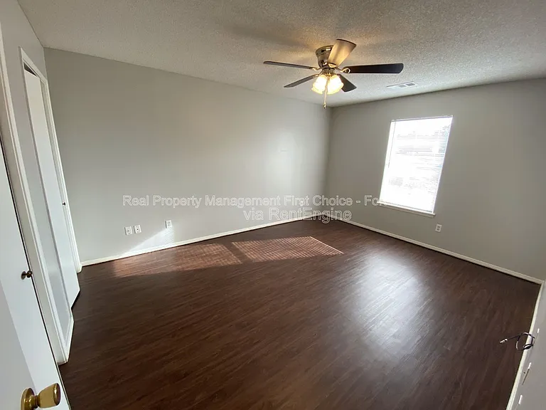 1911 Whippoorwill Dr — Photo 9
