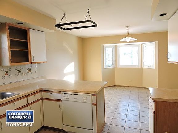 4th image of 6305 Victoria Dr