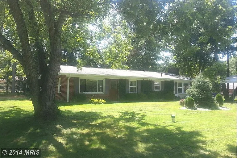 5244 Colebrook Dr photo 1