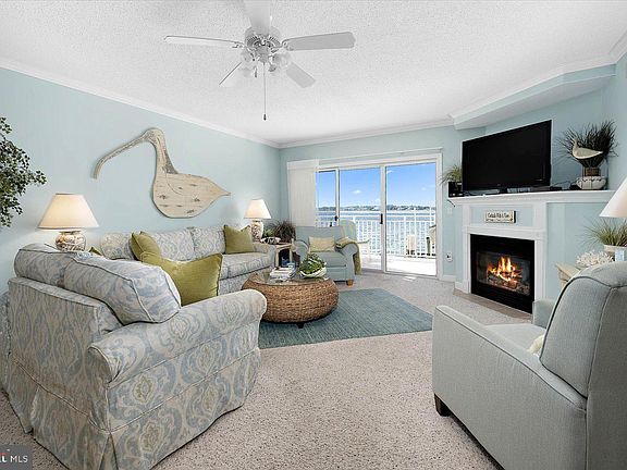5th image of 1005 Edgewater Ave Unit 105