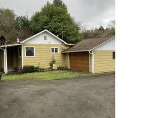 93514 Upper Loop Ln, Coos Bay, OR 97420