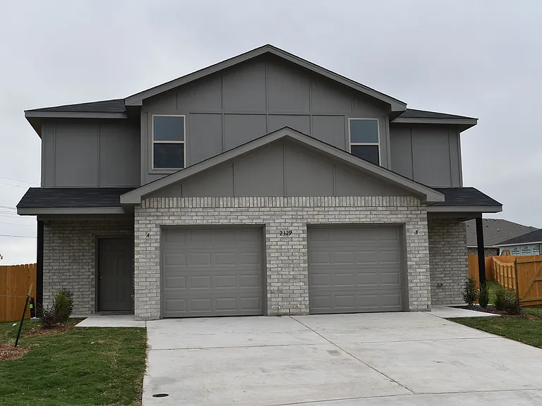 2329 Zanoletti Dr — Photo 29
