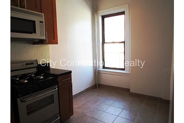 Rented by City Connections Realty | media 44