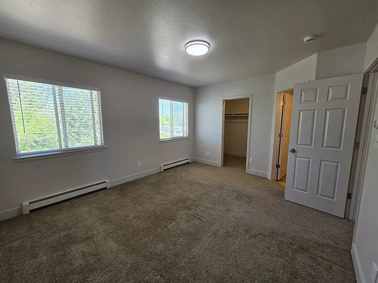 2985 Emerald Cir — Photo 4