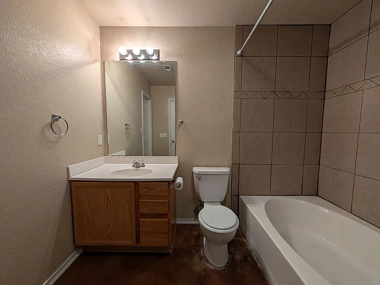 1013 Misty Acres Dr — Photo 19