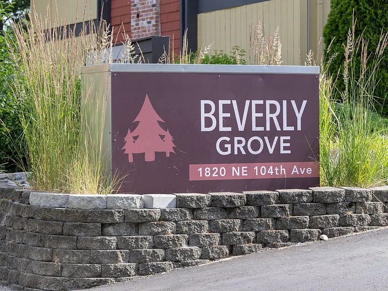 Beverly Grove Apartments — Photo 46