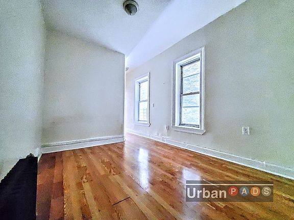 3rd image of 1441 Bedford Ave #3LL