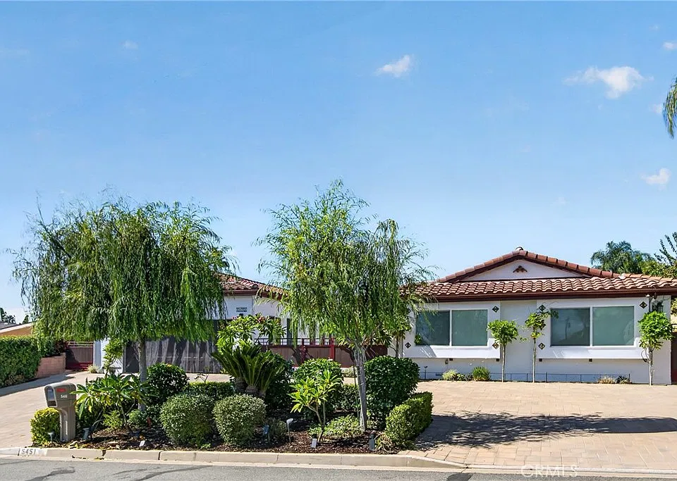 5451 Lockhaven Dr