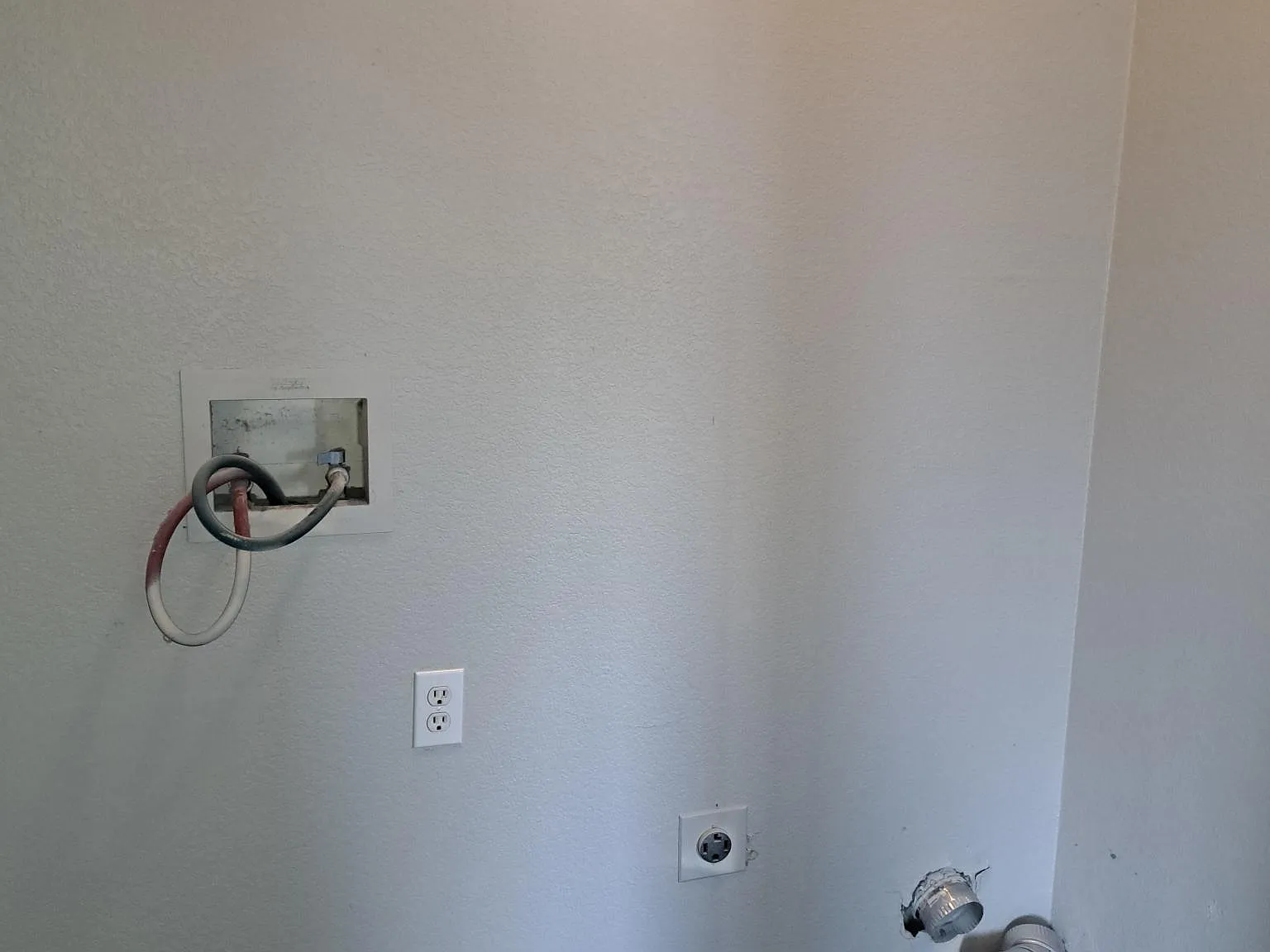 3 bed, 1.5 bath, 1400 sqft, $2,200 — Photo 4