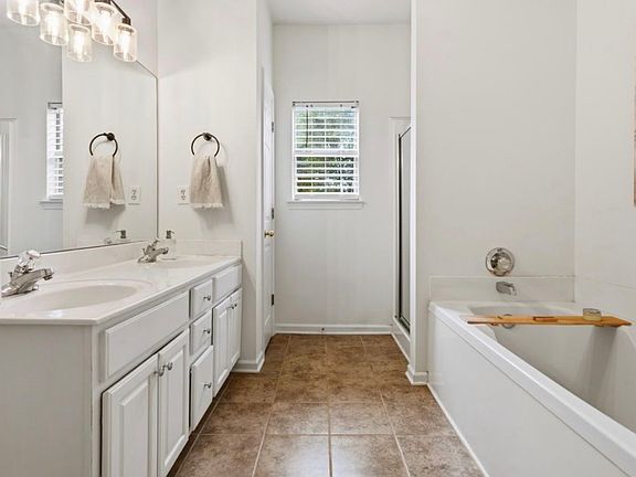 5th image of 2300 Amberley Woods Trce