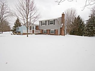 115 Woodridge Dr, Cranberry Township, PA 16066