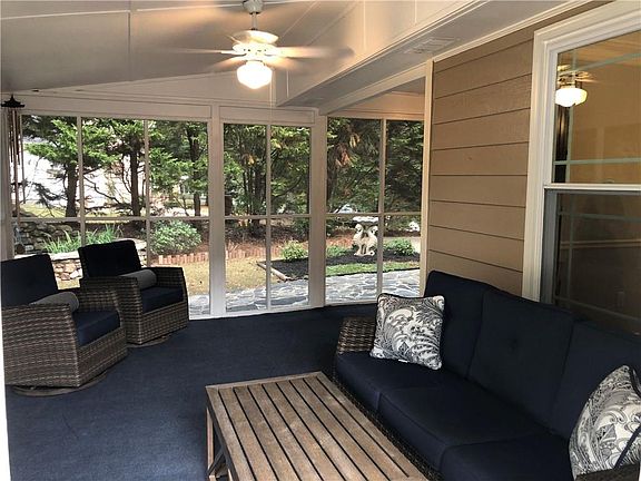 3rd image of 2350 Emerald Dr