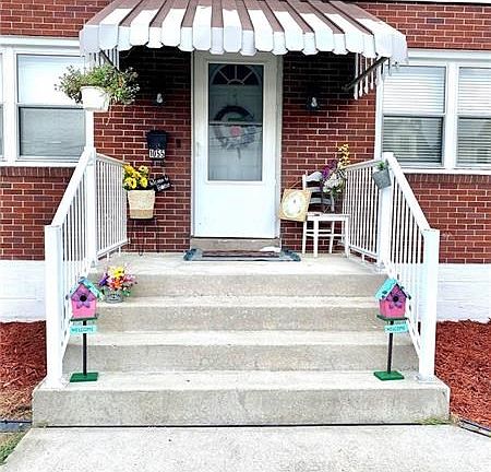 3rd image of 1055 Athalia Ave