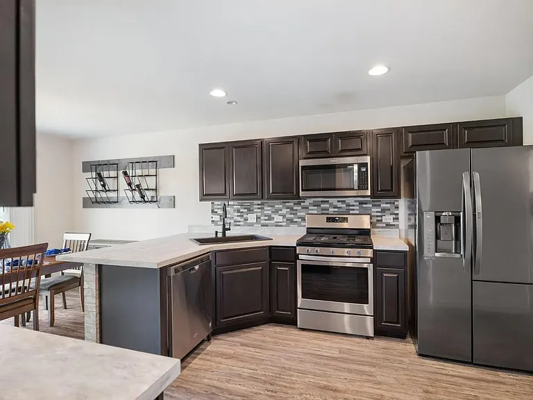 11161 Vermont Cir — Photo 4
