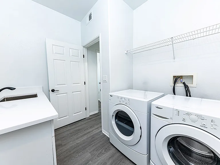 Placita Luxe Residences — Photo 23