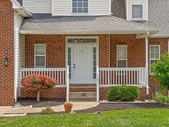 2nd image of 1211 Viewmont Dr