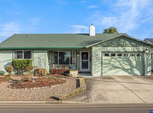 2093 W Hayes St, Woodburn, OR 97071