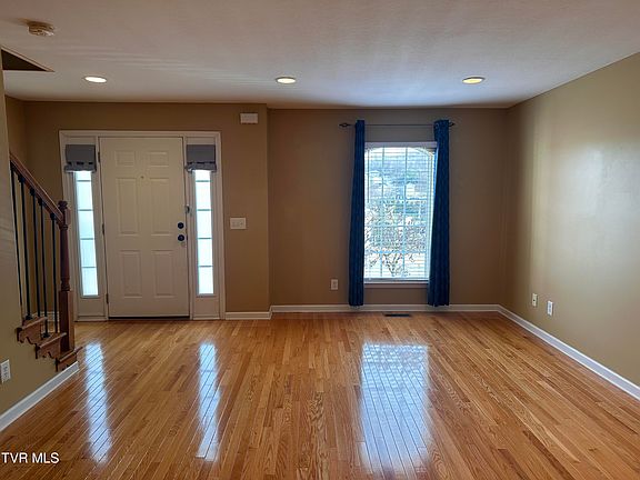 4th image of 168 Montvale Rd #168