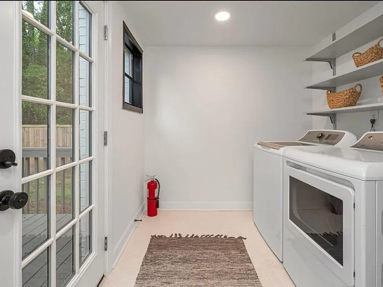1300 Cresthill Rd — Photo 19