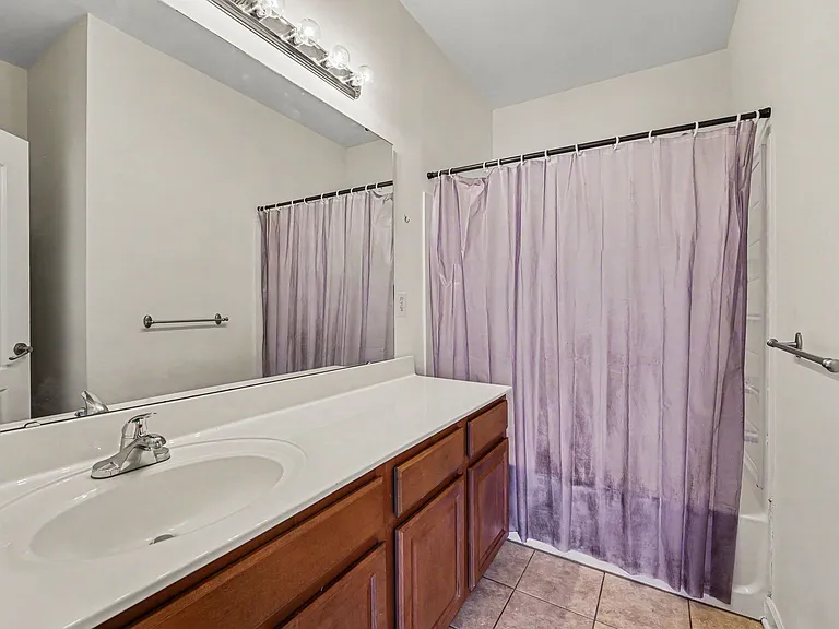 105 Saturday Ln — Photo 3