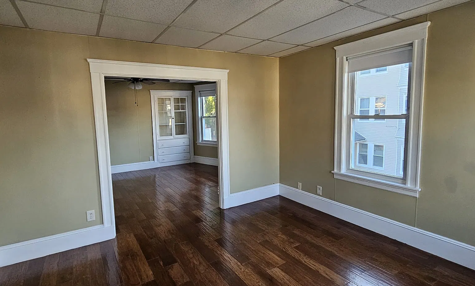 3 bed, 1300 sqft, $2,600 — Photo 4