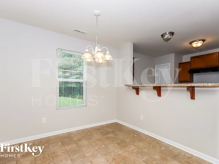 532 Ellingsworth Ln — Photo 4