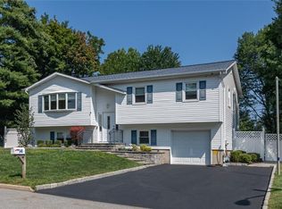 14 Stander Ln, Thiells, NY 10984