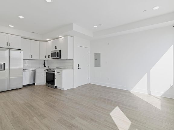3rd image of 2547 Frankford Ave APT 4