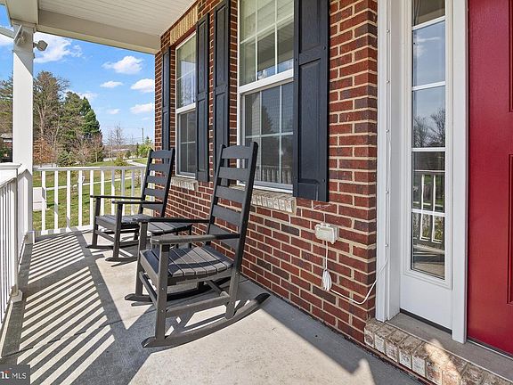 2nd image of 3201 Pelger Rd